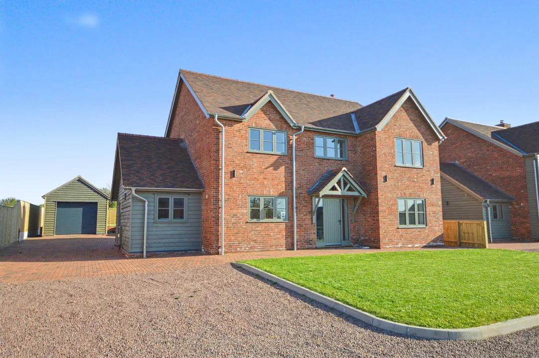 4 bed house for sale — 2 Maythorne Close, Leysters. NEW HOME