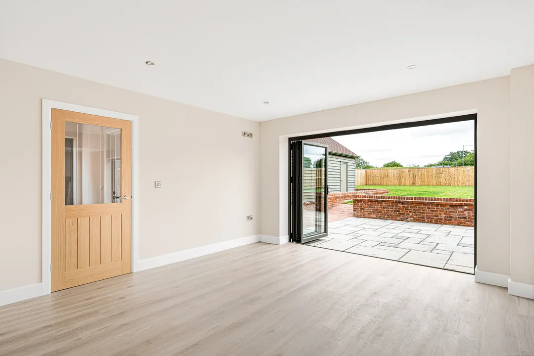 2 Maythorne Close, Leysters. NEW HOME, photo 6