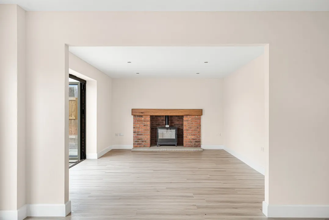 2 Maythorne Close, Leysters. NEW HOME, photo 10