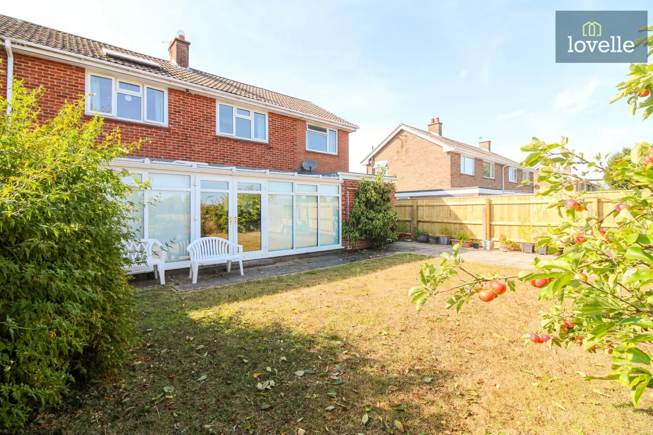 Harewood Crescent, Louth, LN11, photo 2