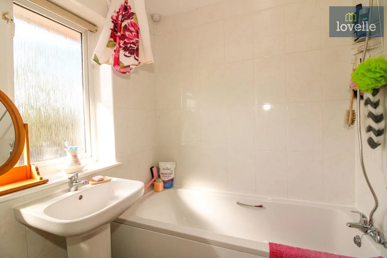 Harewood Crescent, Louth, LN11, photo 22