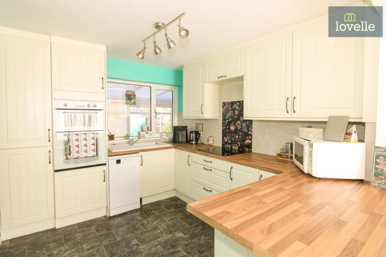 Harewood Crescent, Louth, LN11, photo 3