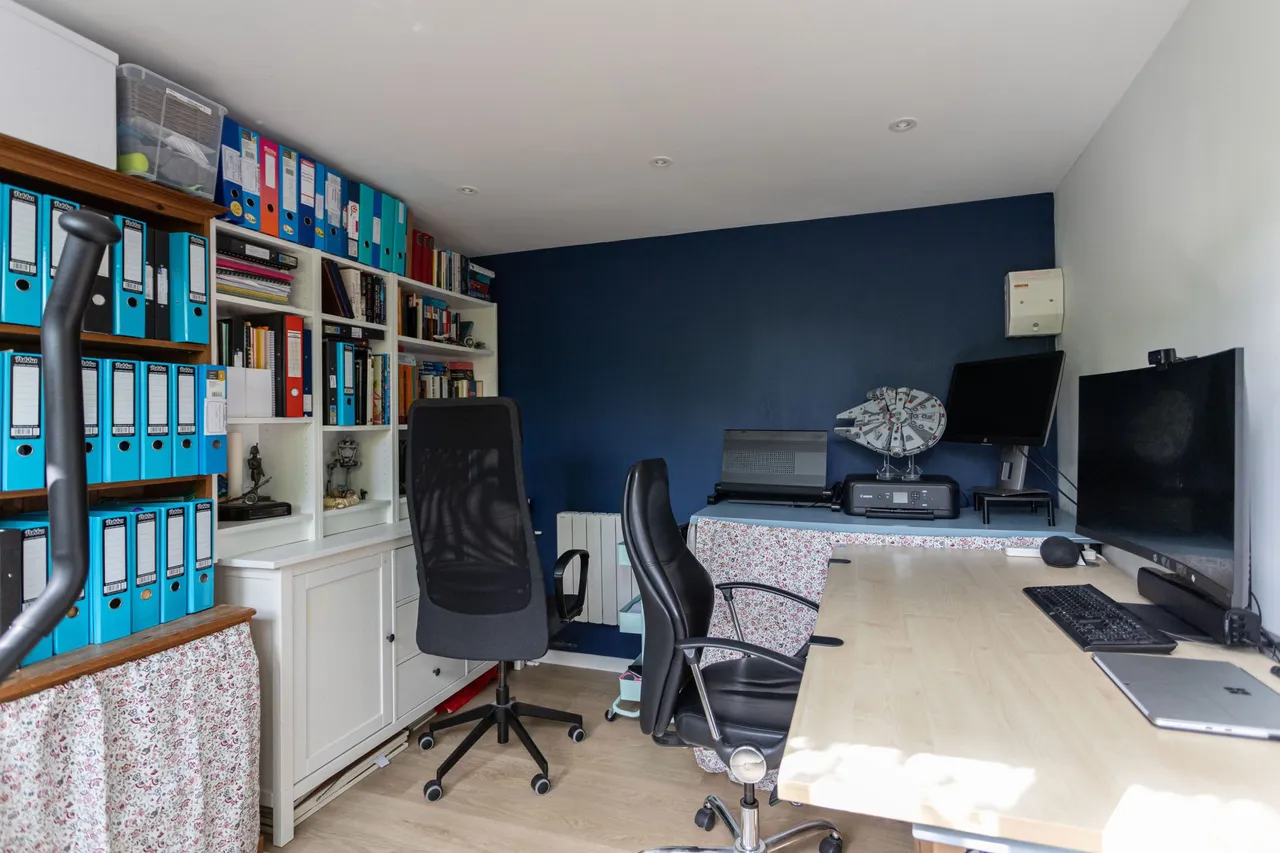 Damson Drive, Hartley Wintney, Hook, RG27 8WR, photo 13