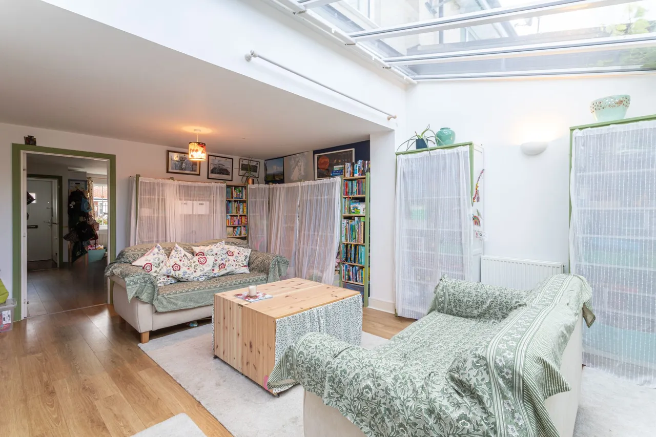 Damson Drive, Hartley Wintney, Hook, RG27 8WR, photo 4