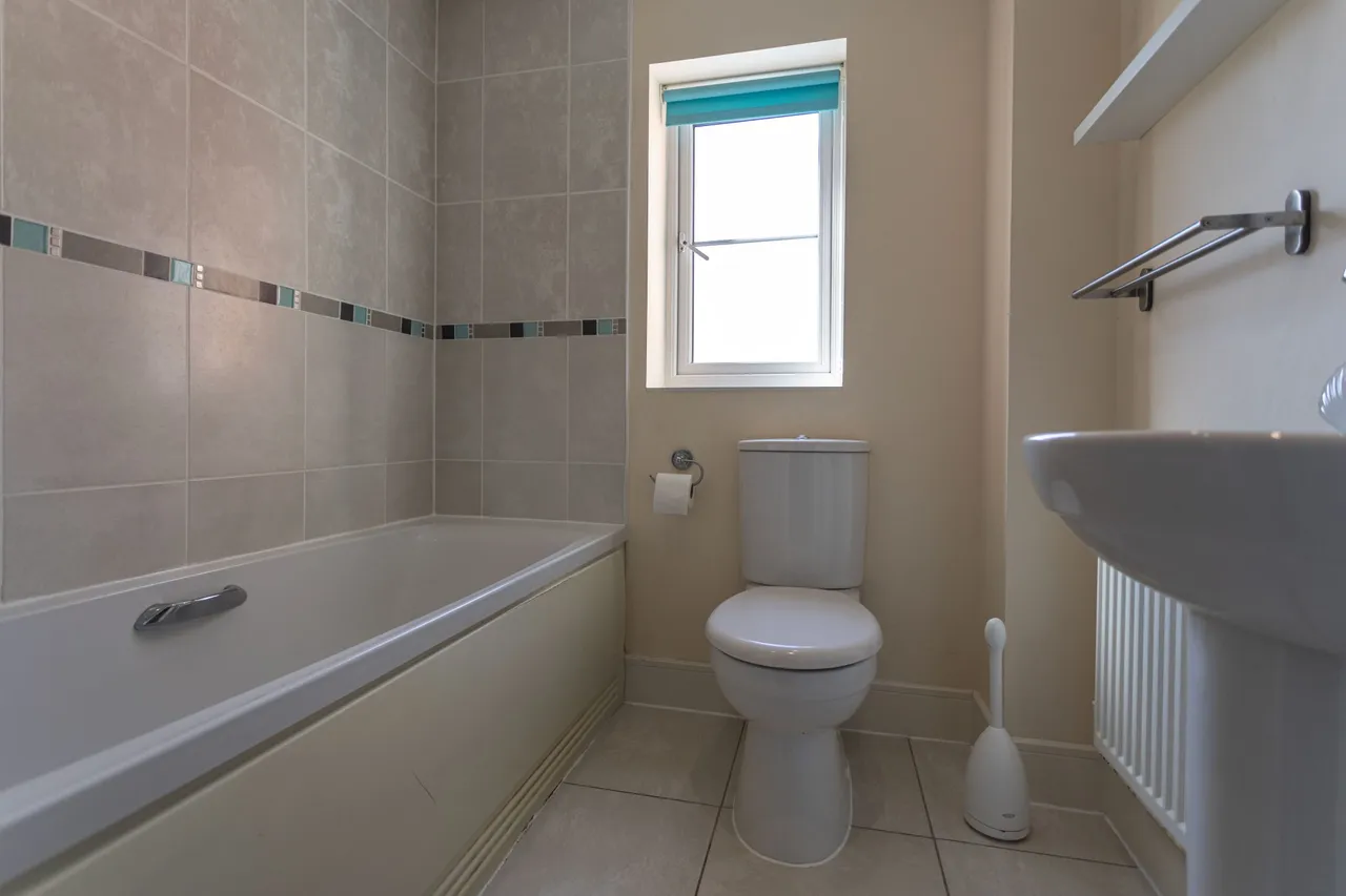 Damson Drive, Hartley Wintney, Hook, RG27 8WR, photo 11