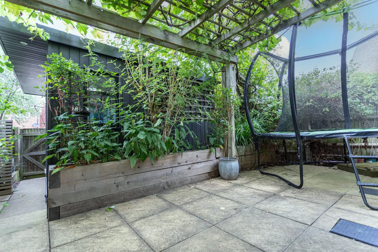 Damson Drive, Hartley Wintney, Hook, RG27 8WR, photo 12