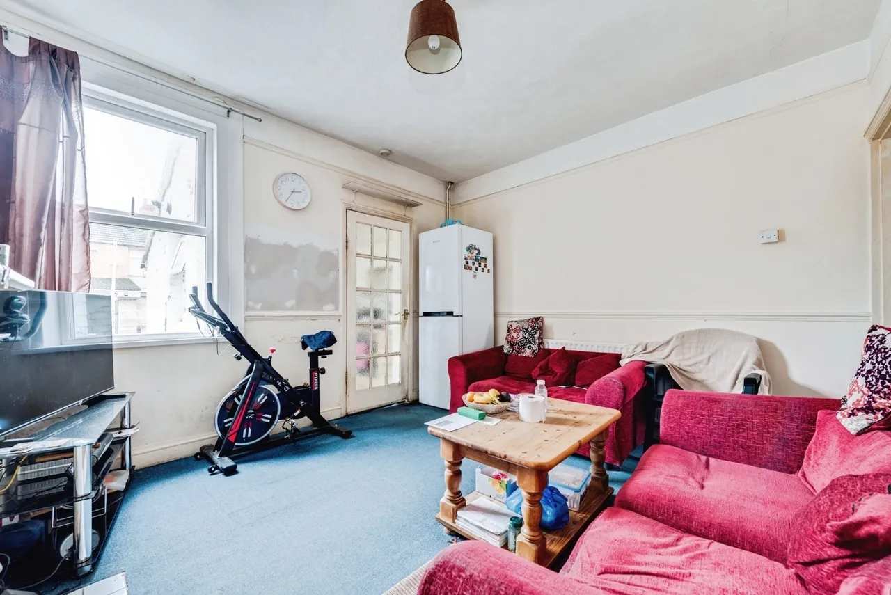 Graham Street, Swindon, Wiltshire, SN1, photo 3