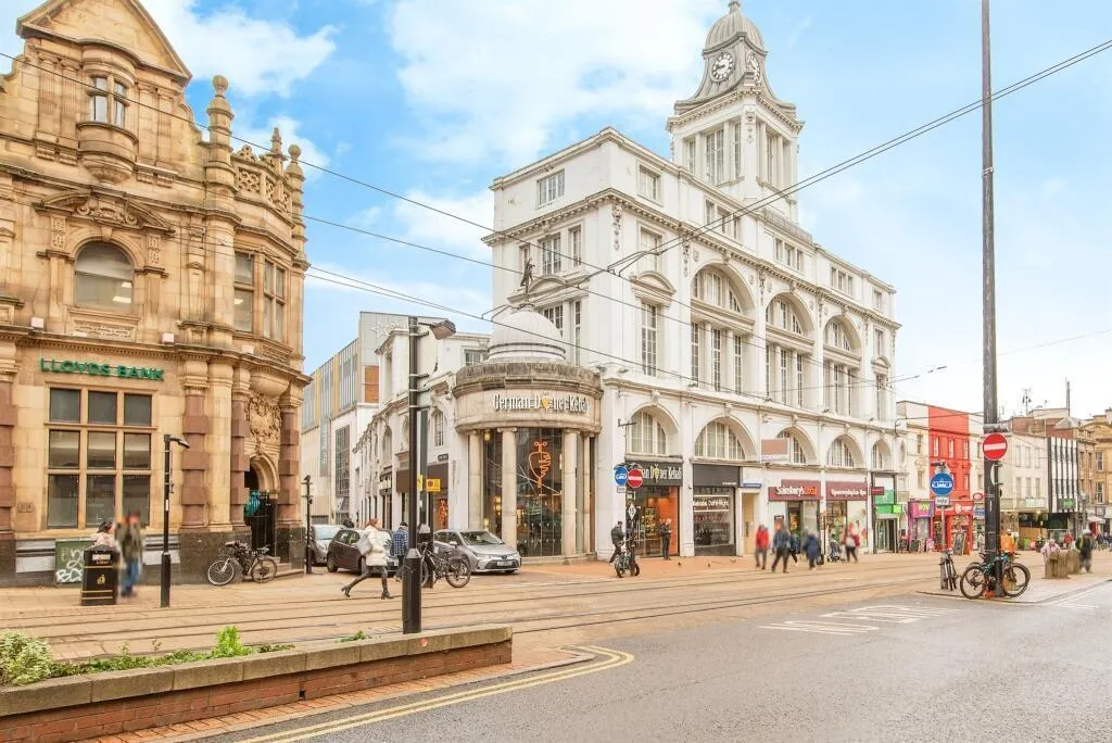 2 bed flat to rent — High Street, SHEFFIELD