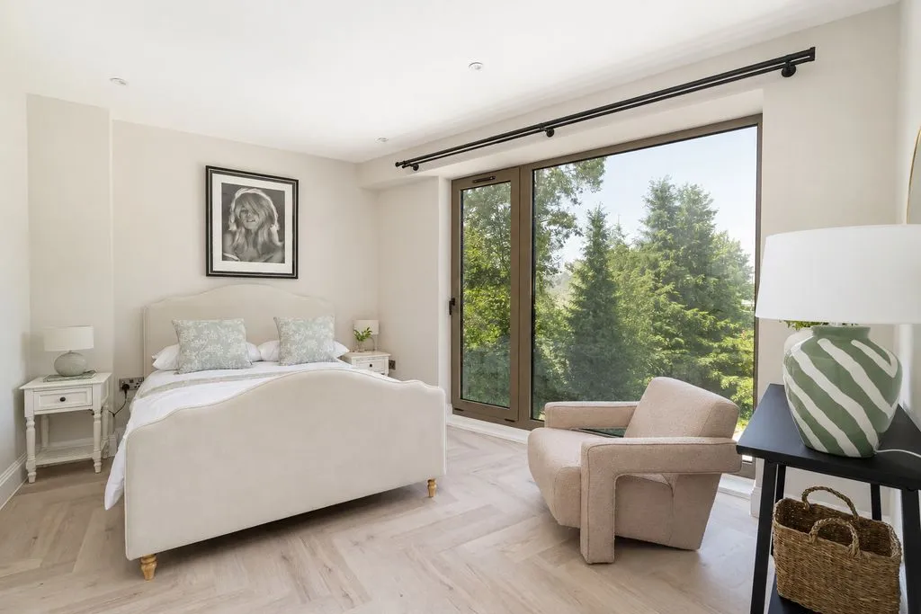 1 Smitham Bottom Lane, Purley CR8 3DE, photo 7