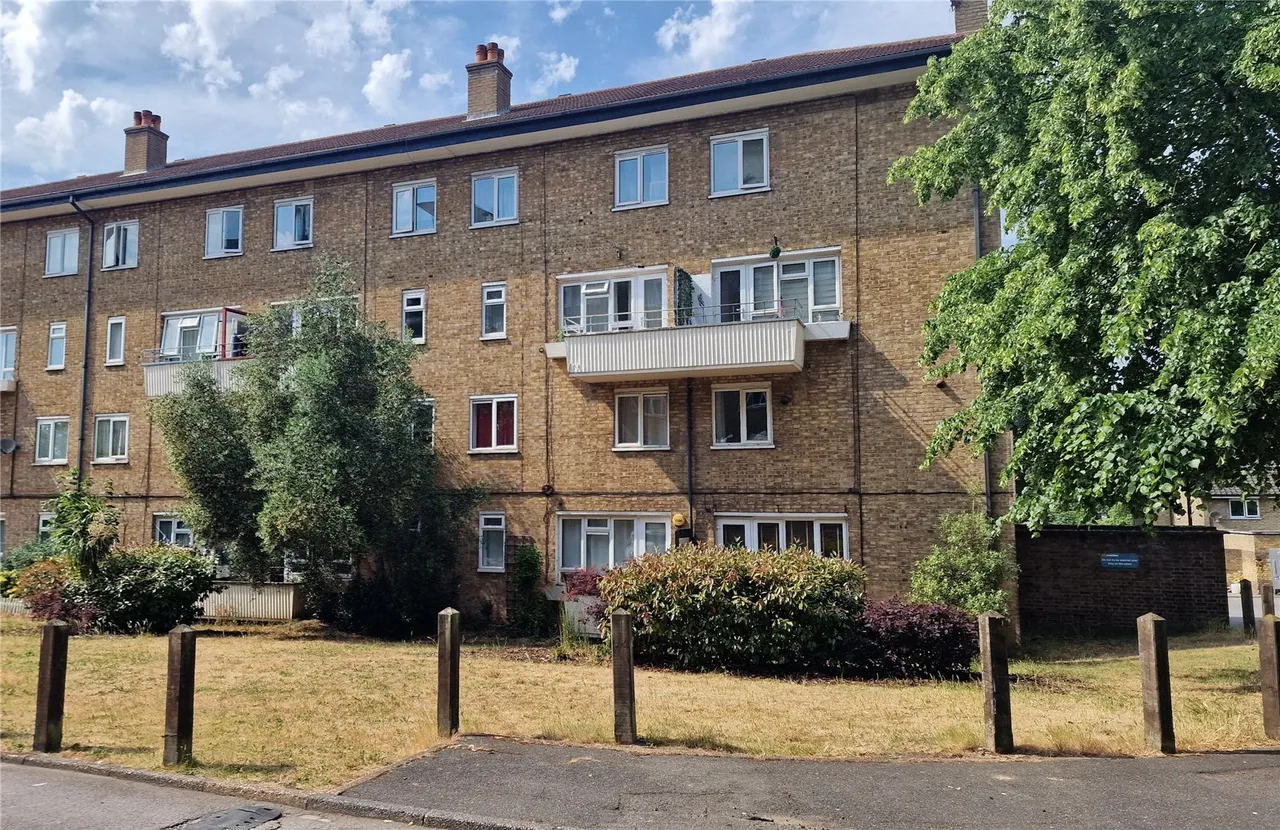 3 bed flat for sale — Lawn Terrace, SE3