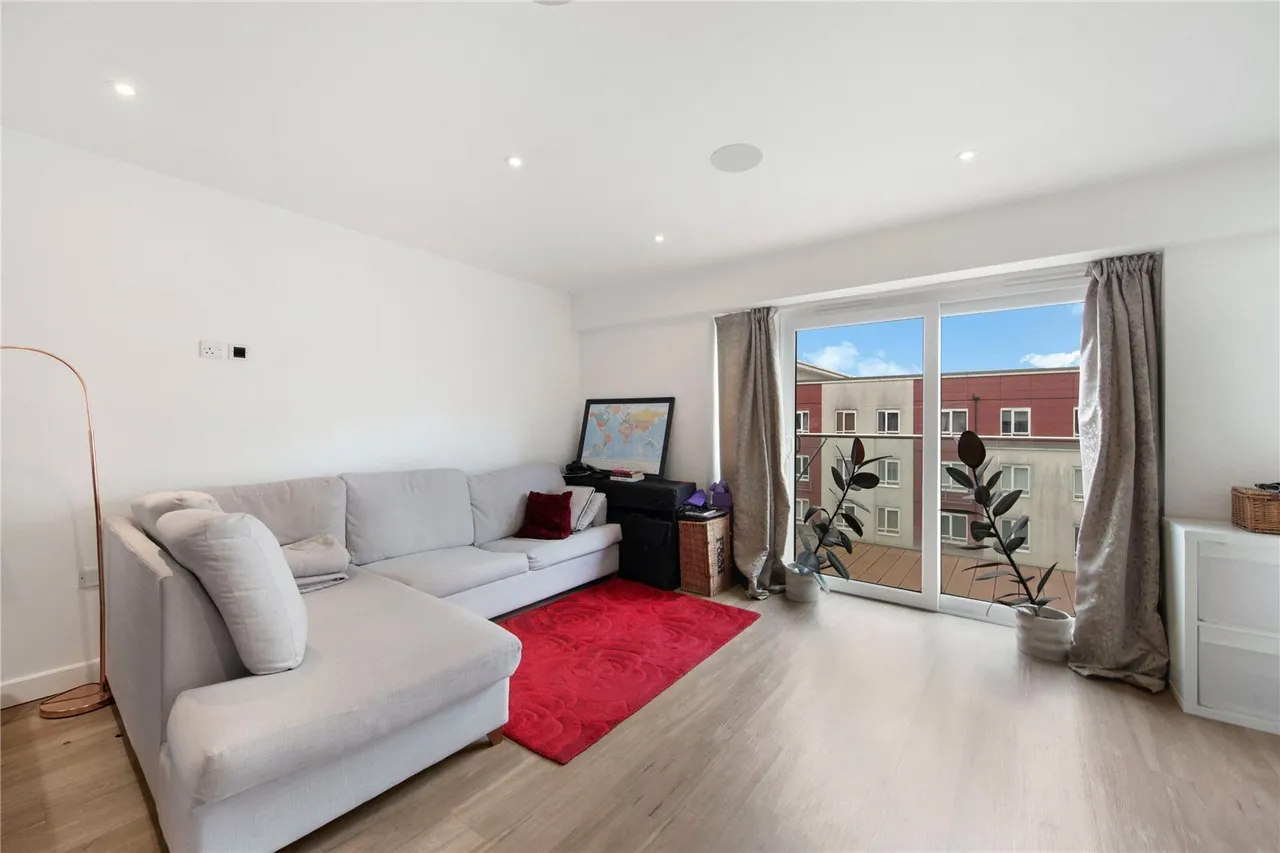 Boulevard Drive, London, NW9, photo 5