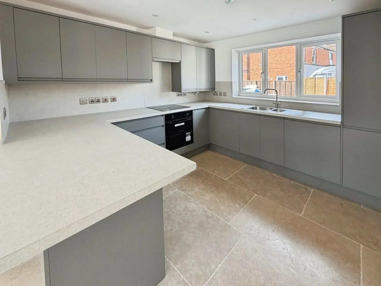 Oldfield Road, Westbury, photo 3