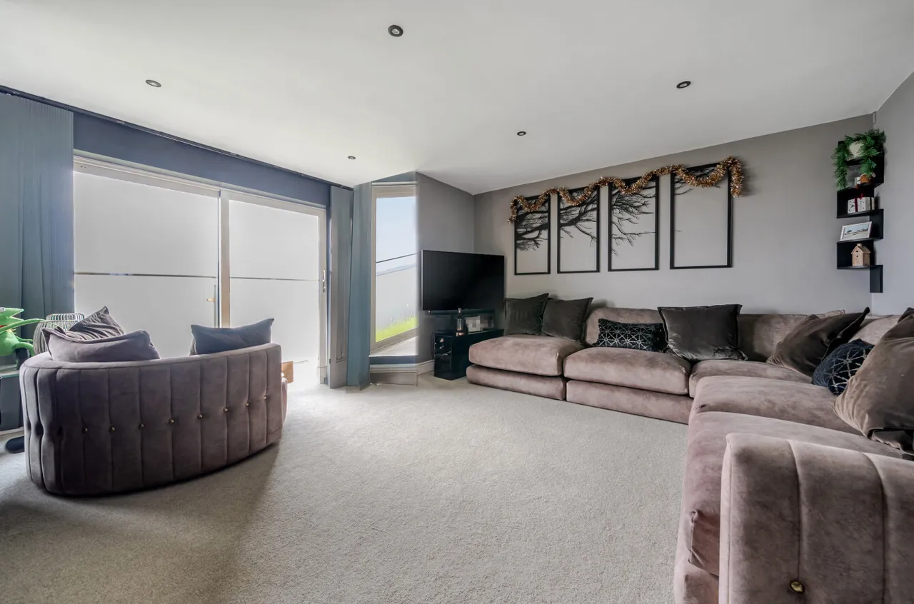 Swordfish Close, Lee-on-the-Solent, PO13, photo 10