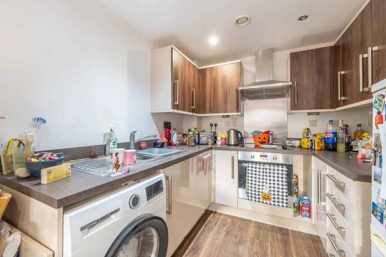 Flat 5, 72 Craven Park, London, photo 3