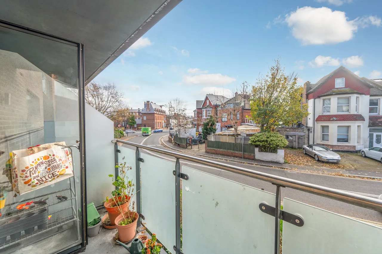 Flat 5, 72 Craven Park, London, photo 8
