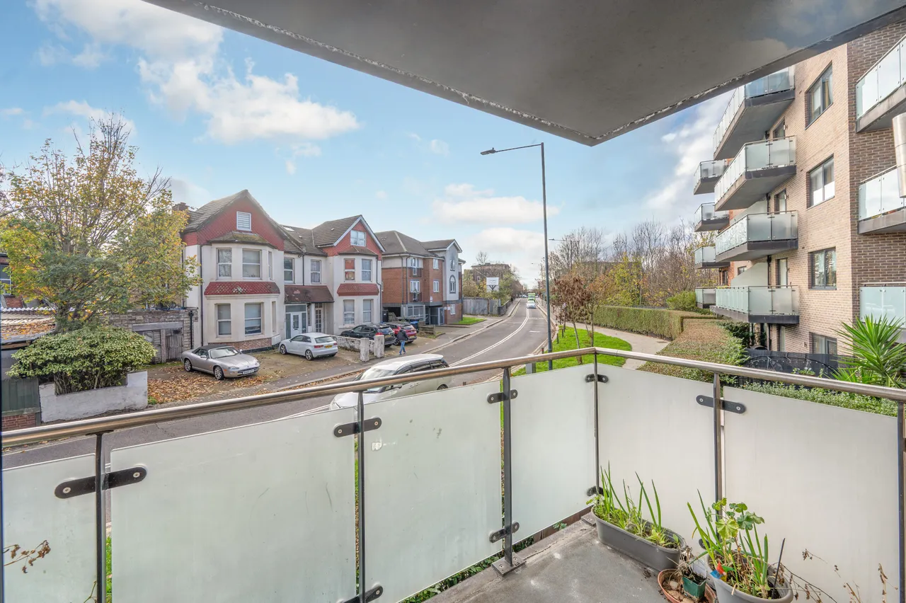 Flat 5, 72 Craven Park, London, photo 7