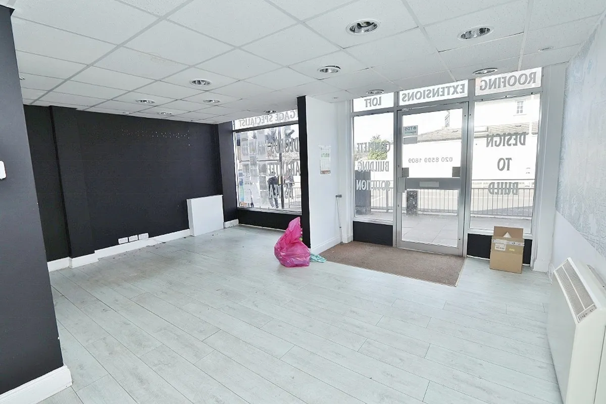 Chadwell Heath Lane, Romford, Essex, RM6 4NP, photo 5