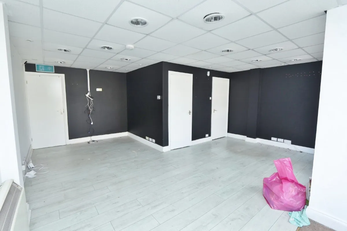 Chadwell Heath Lane, Romford, Essex, RM6 4NP, photo 6