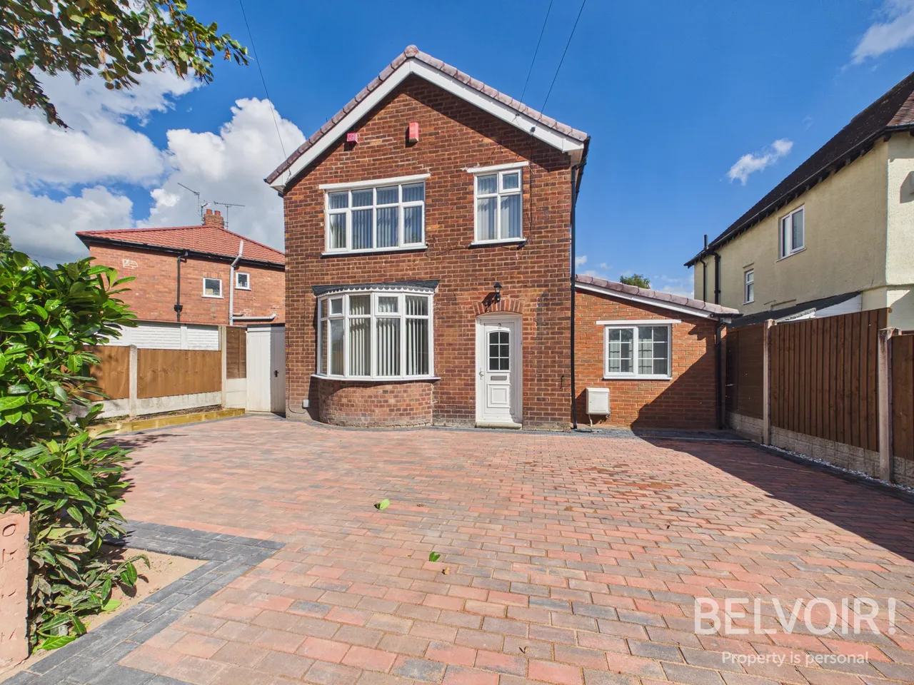 3 bed house for sale — Young Avenue, Stafford, ST16