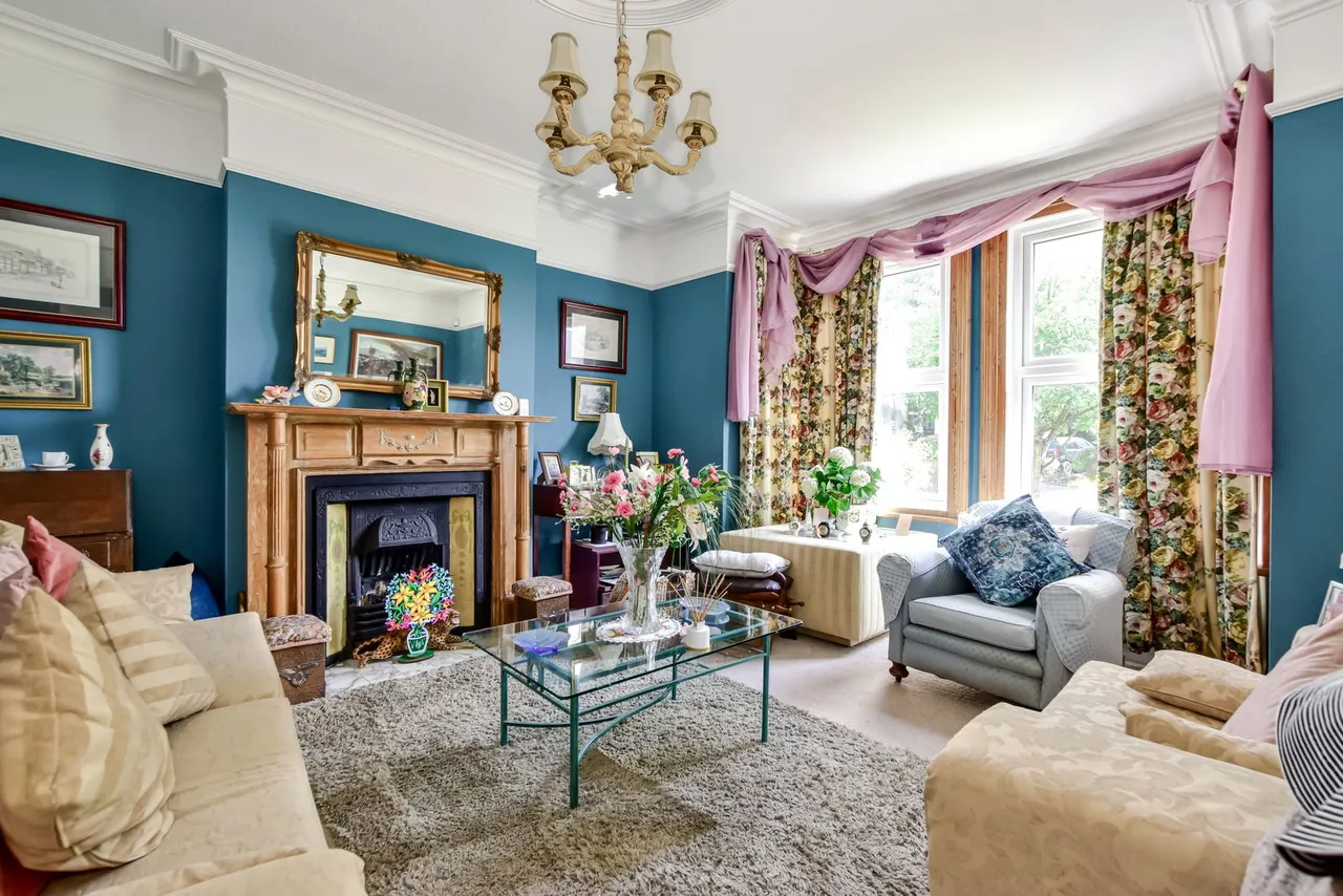 Chester Road, Northwood, HA6, photo 2
