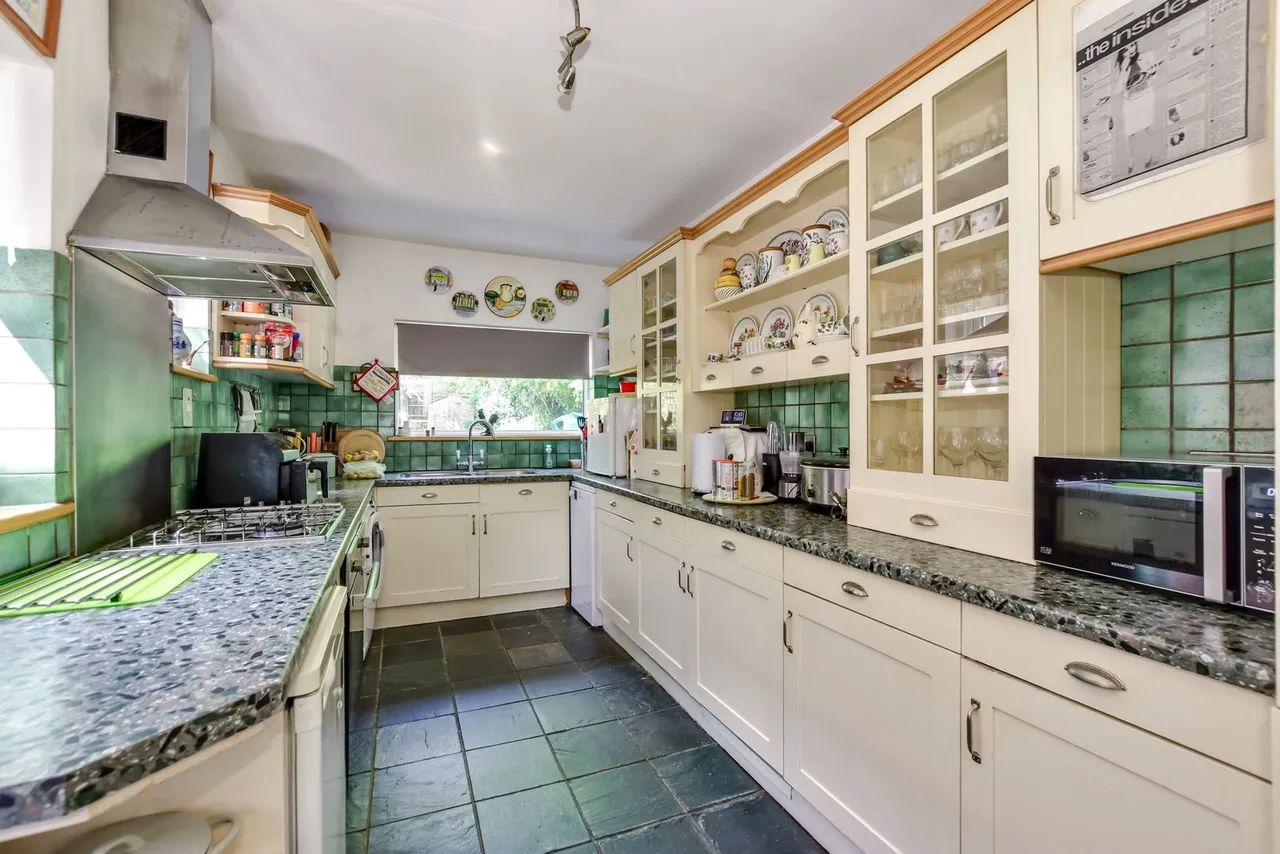 Chester Road, Northwood, HA6, photo 5