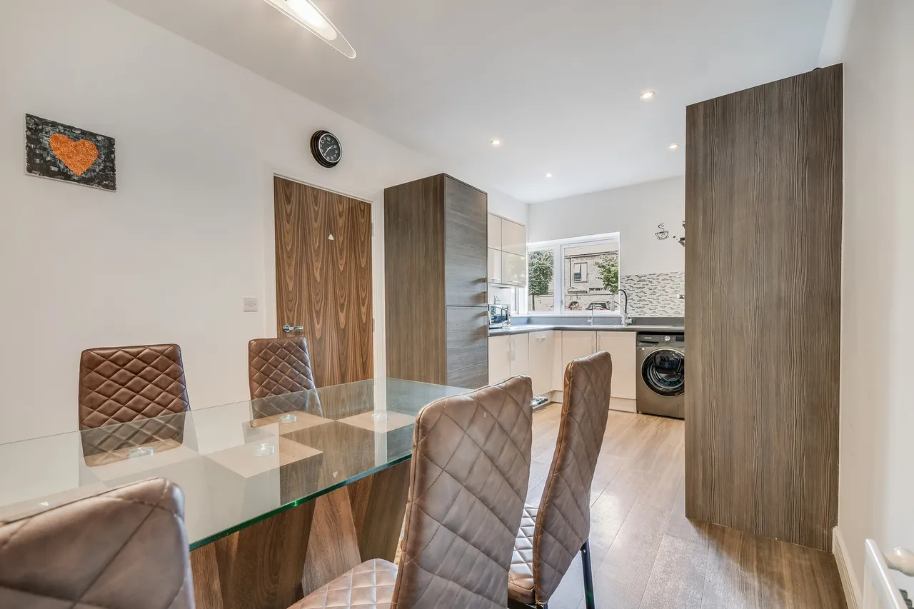 33 Dunn Side, Chelmsford, Essex, CM1 1DL, photo 2