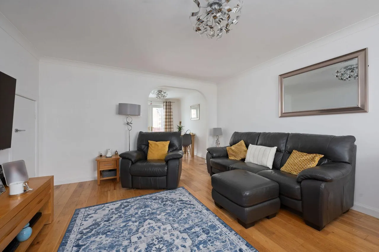 Muirdyke Avenue, Carronshore, FK2 8AW, photo 6