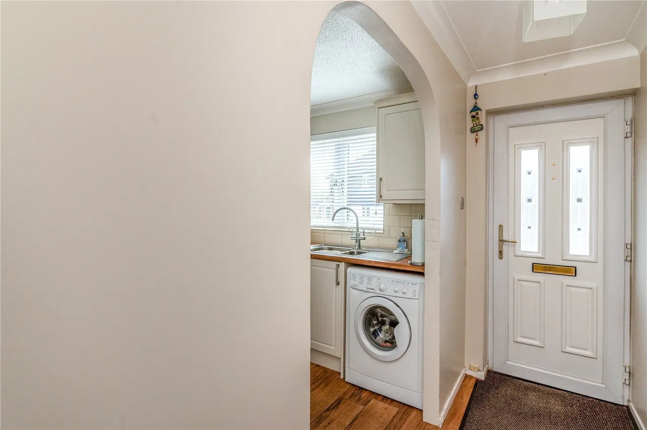 Langford Grove, BASILDON, Essex, SS13, photo 15