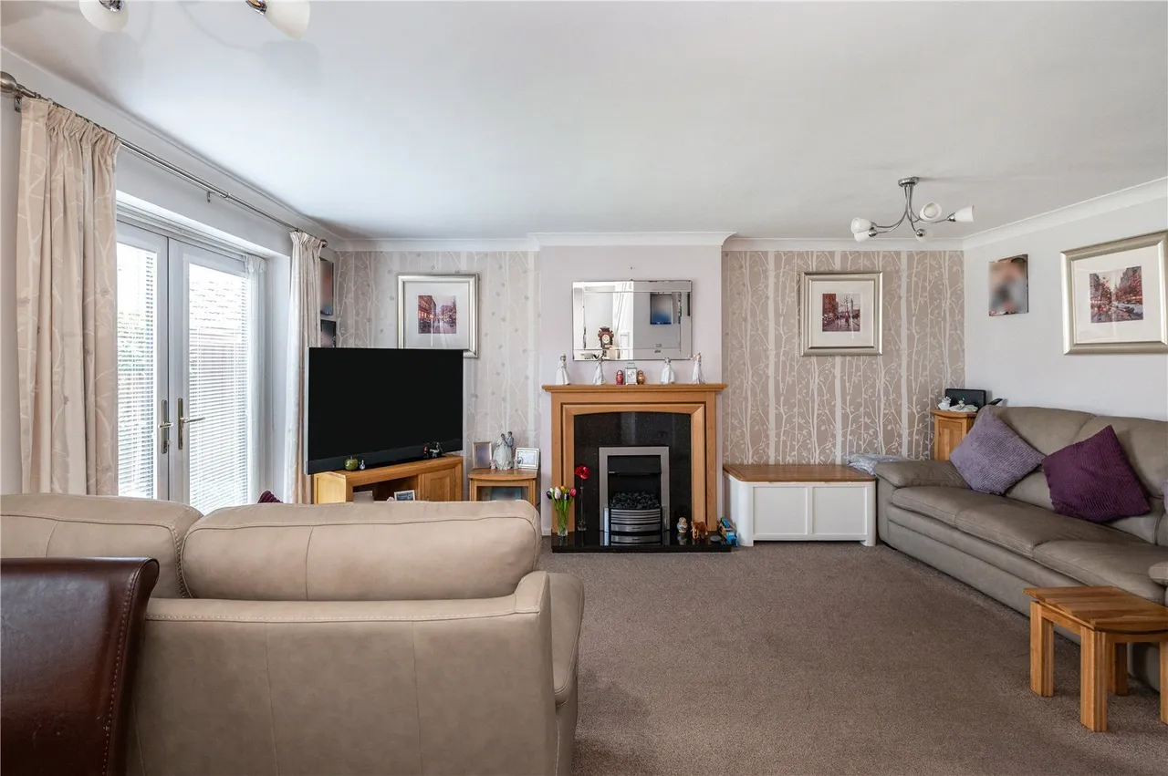 Langford Grove, BASILDON, Essex, SS13, photo 3