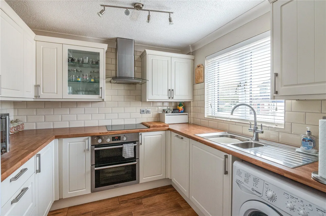 Langford Grove, BASILDON, Essex, SS13, photo 14
