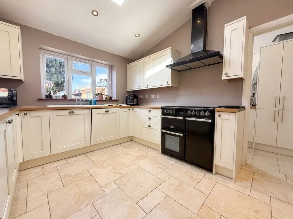 Hamilton Road, Uxbridge, UB8, photo 3