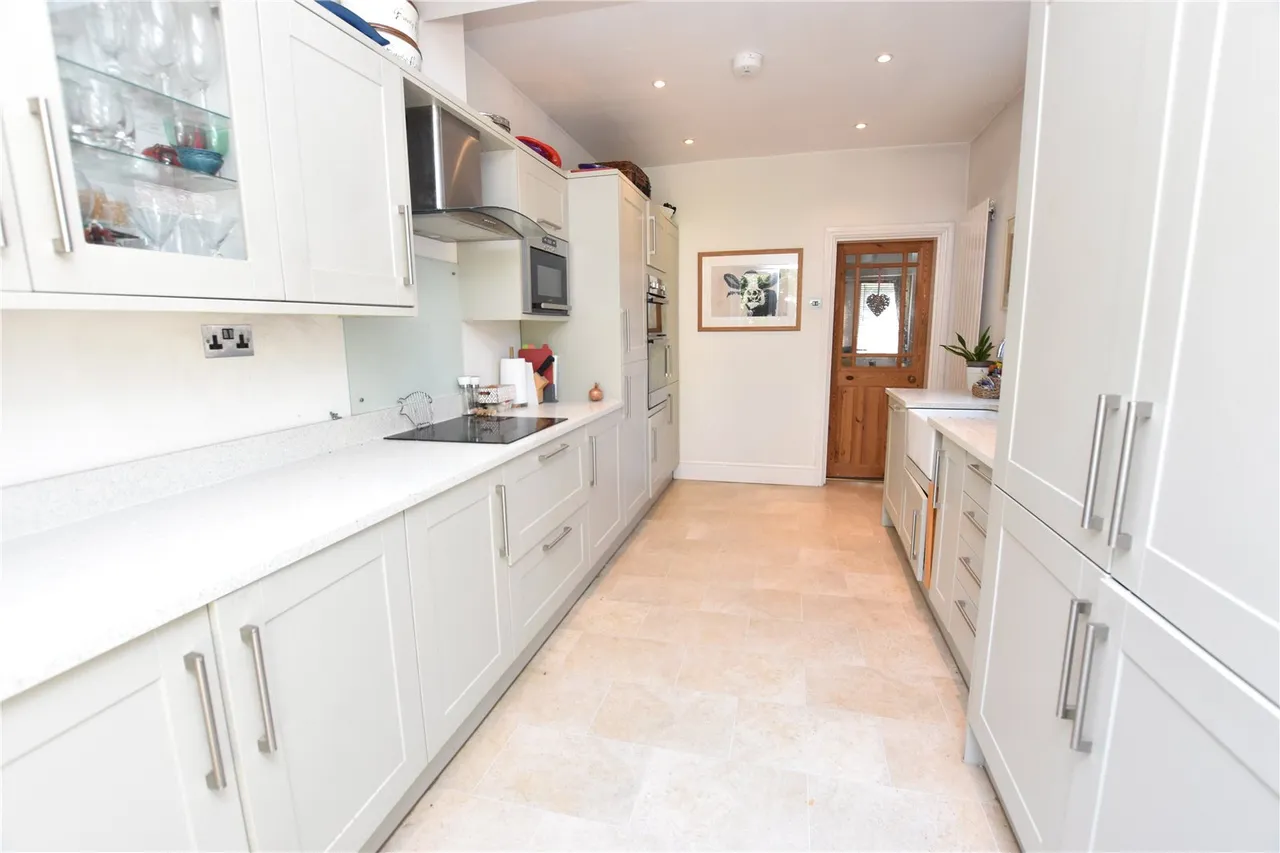 Rectory Road, Farnborough, Hampshire, GU14 7HT, photo 4