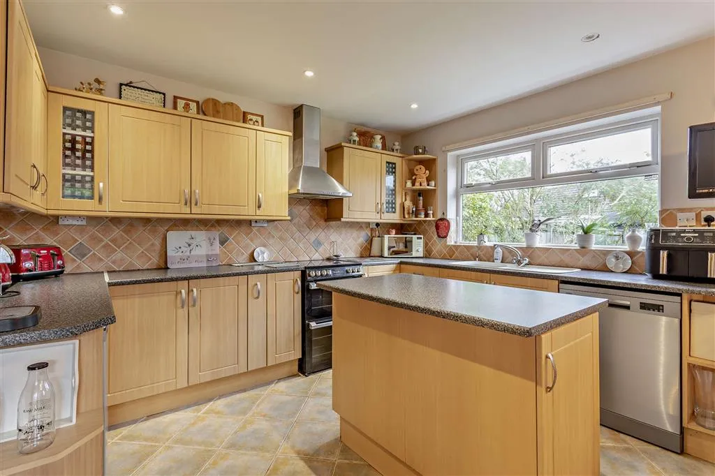 Helpston Road, Ailsworth, PE5, photo 7