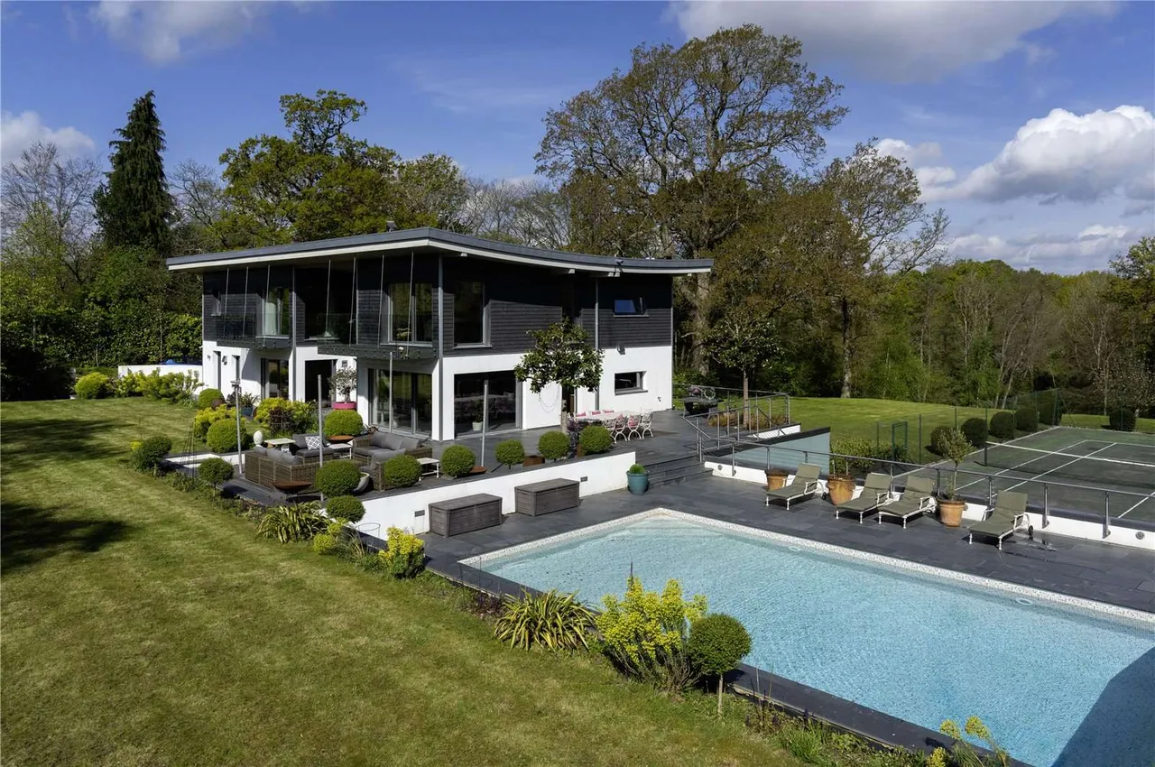 Hatmill Lane, Brenchley, Tonbridge, Kent, TN12 7AE, photo 5
