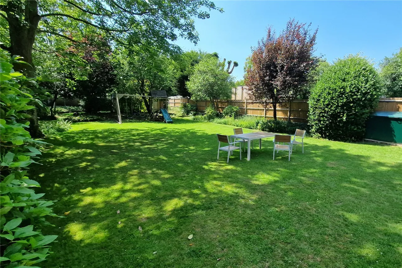 Kidbrooke Park Road, SE3, photo 16