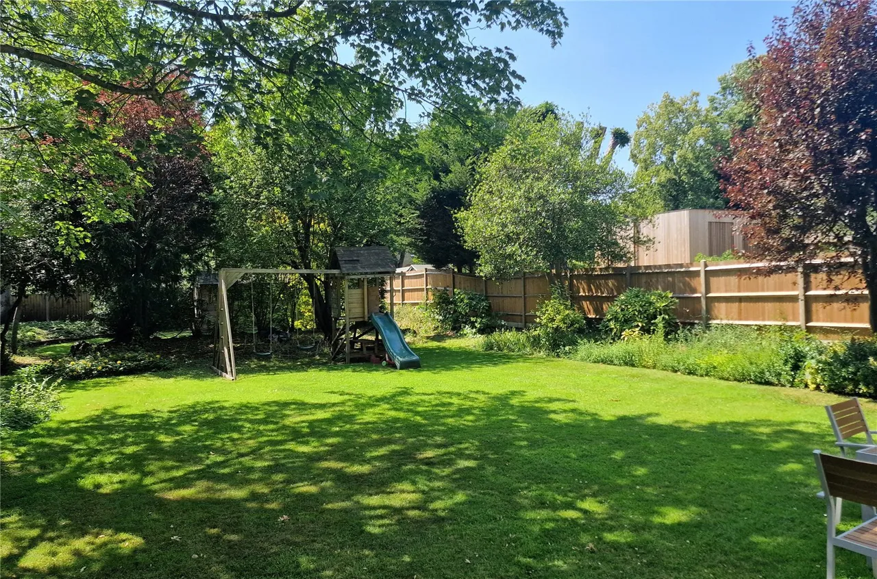 Kidbrooke Park Road, SE3, photo 11