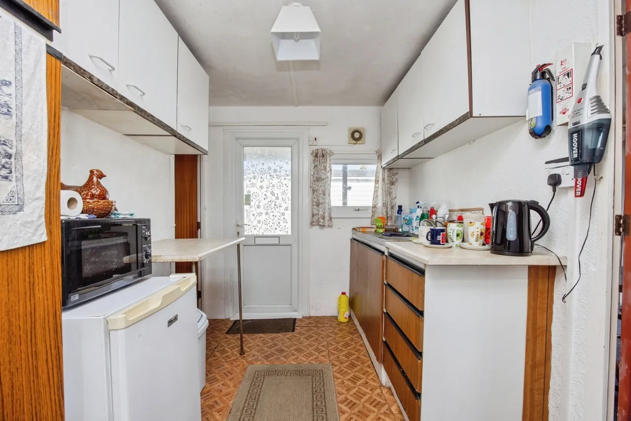 Warwick Drive, Buckler Village, PL25, photo 17