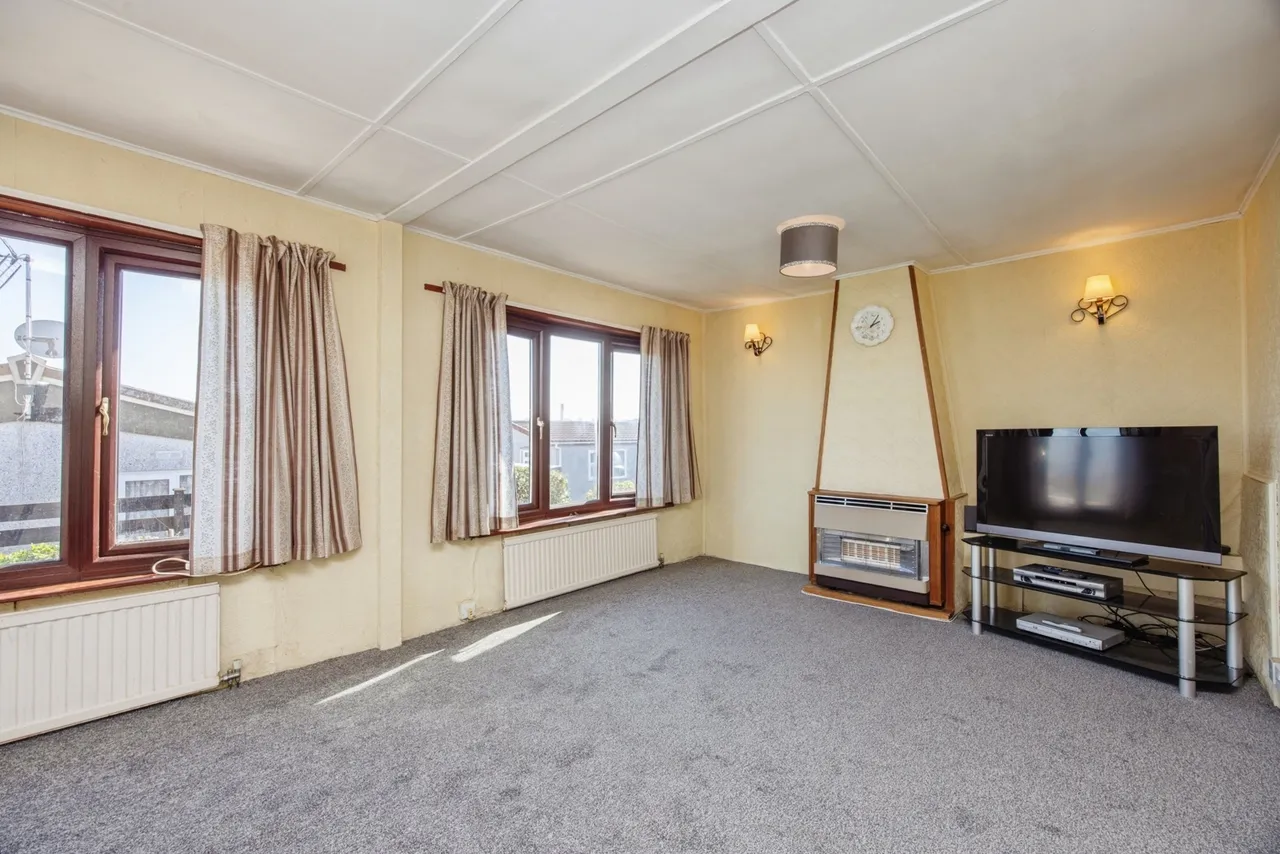 Warwick Drive, Buckler Village, PL25, photo 13