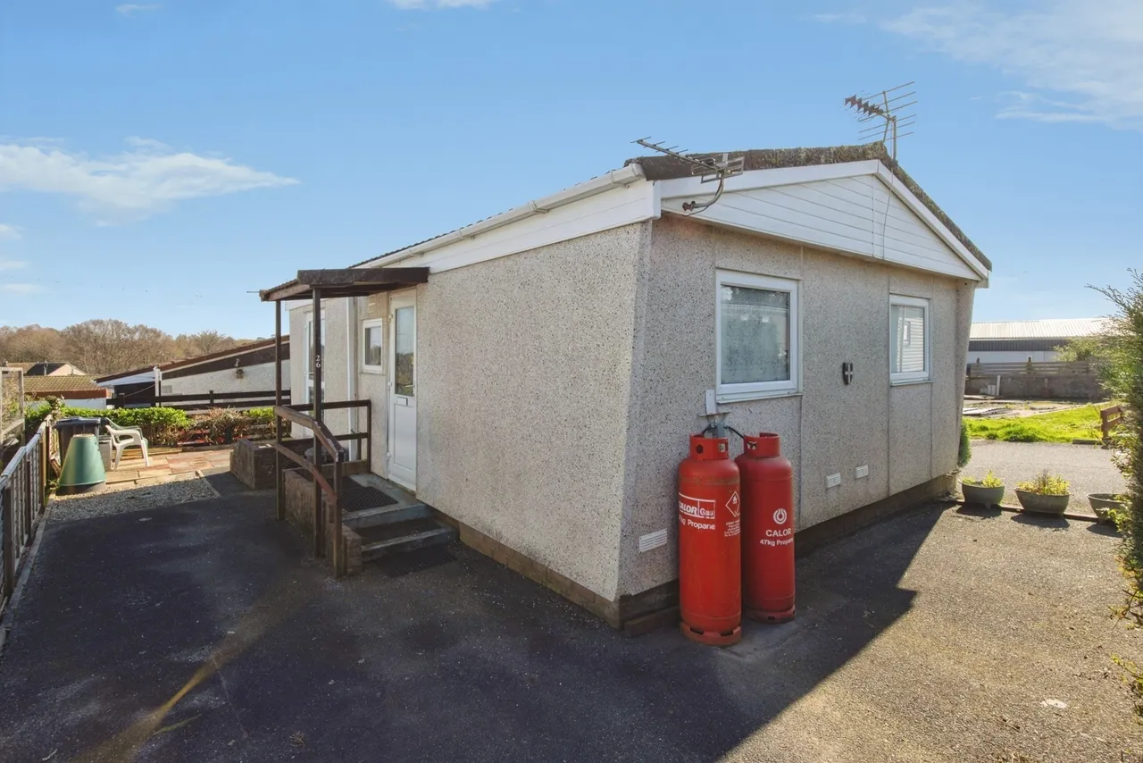 2 bed house for sale, Warwick Drive, Buckler Village, PL25