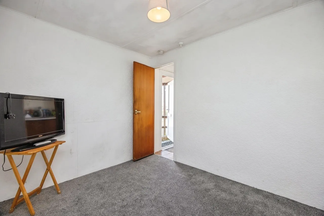 Warwick Drive, Buckler Village, PL25, photo 18