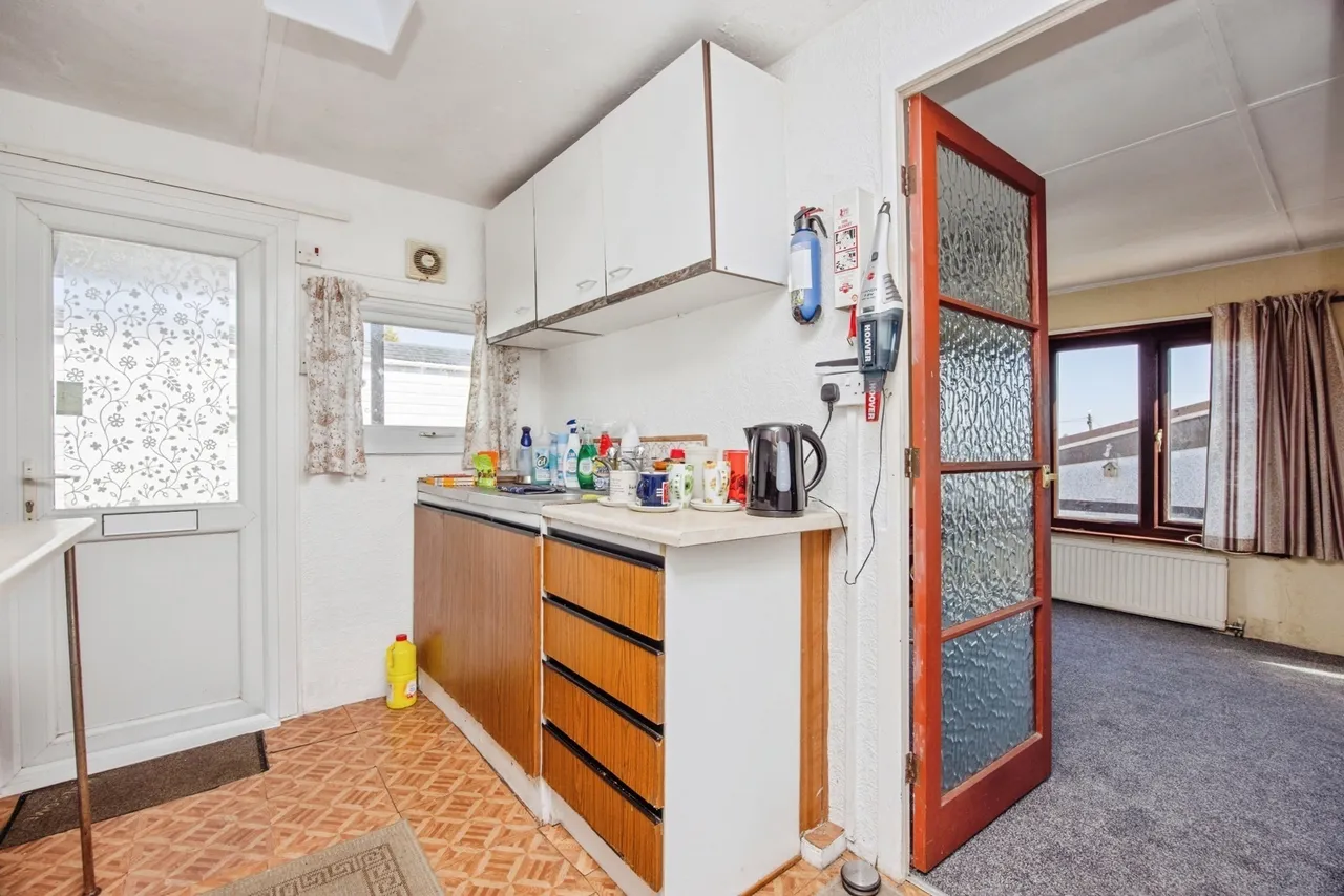 Warwick Drive, Buckler Village, PL25, photo 16