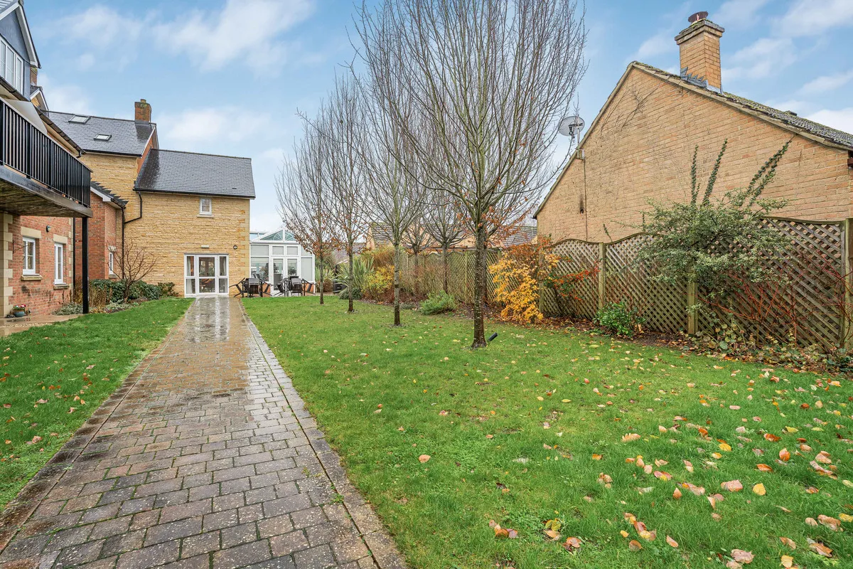 Heron Place, Kidlington, photo 9