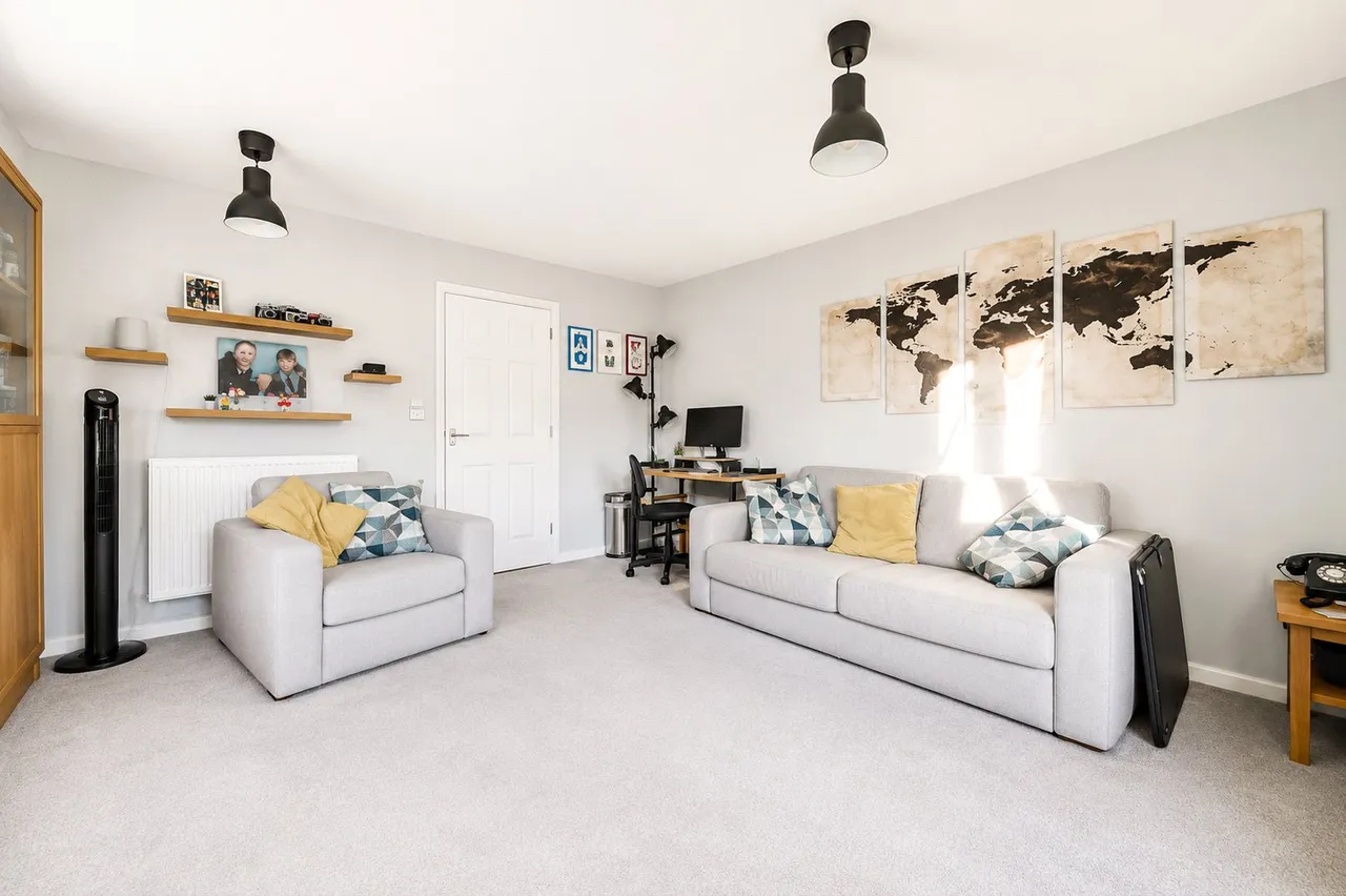 Dorlcote Way, Witley, GU8, photo 3