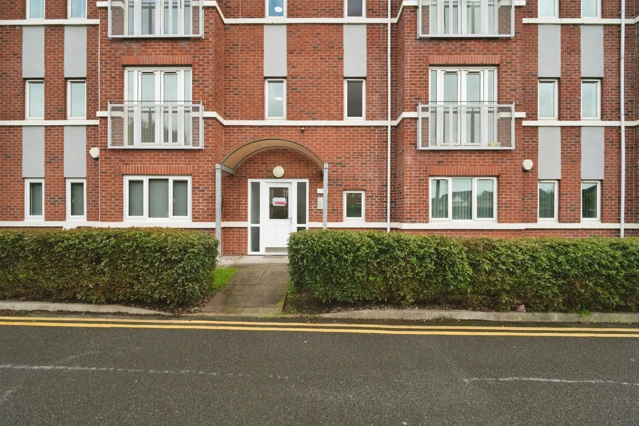 2 bed flat for sale, Forebay Drive, Irlam, M44
