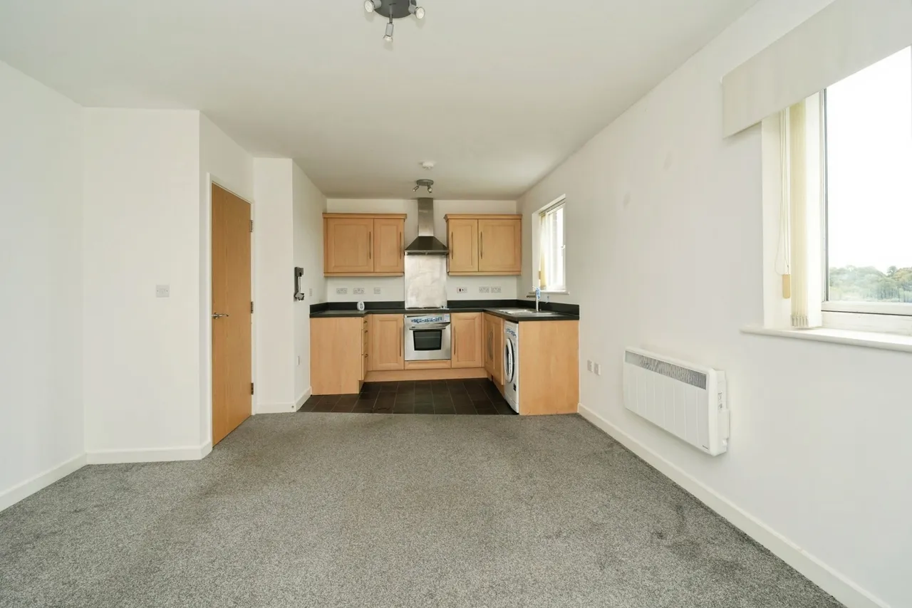 Forebay Drive, Irlam, M44, photo 4