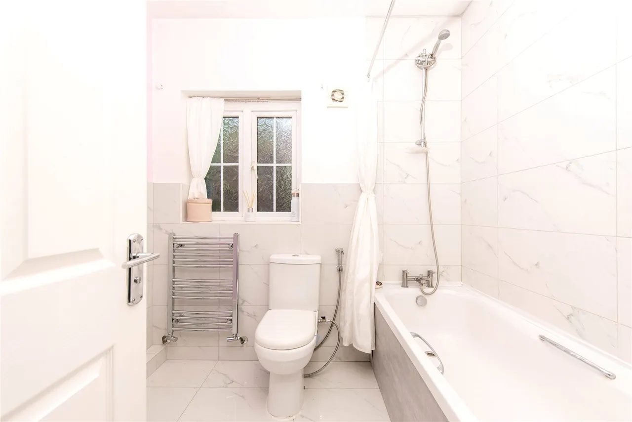 The Spinney, Grange Park, NN4, photo 6