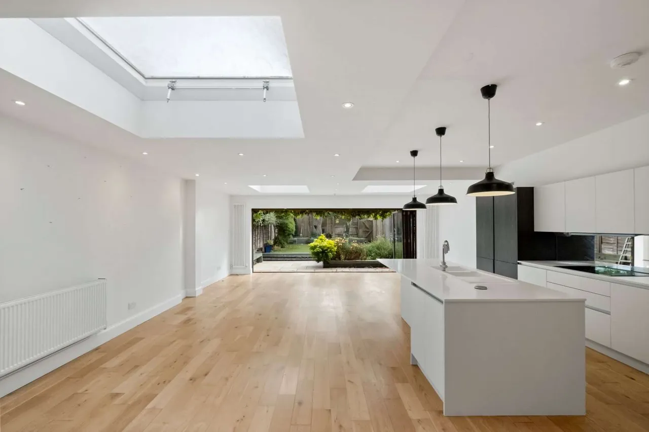5 bed house to rent, Magdalen Road, London, SW18