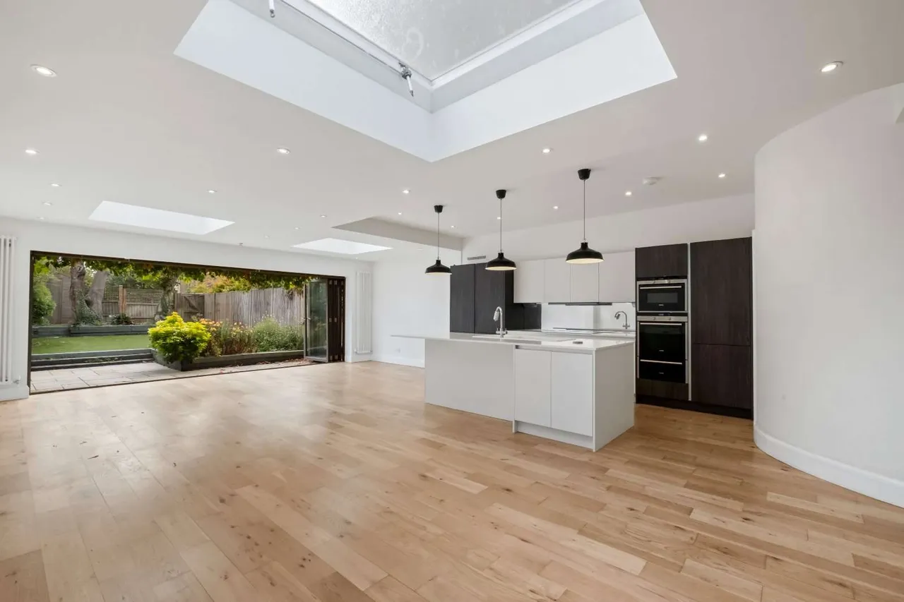 Magdalen Road, London, SW18, photo 7
