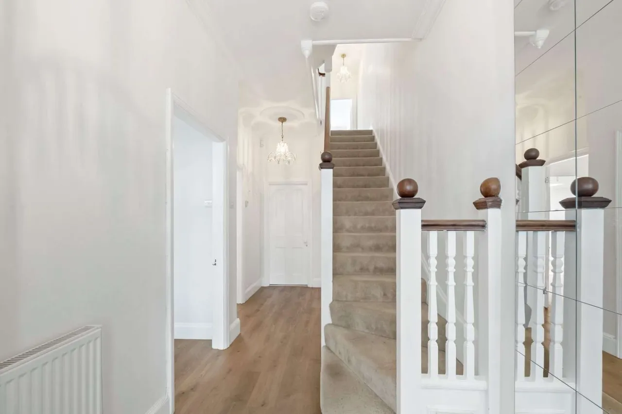 Magdalen Road, London, SW18, photo 3