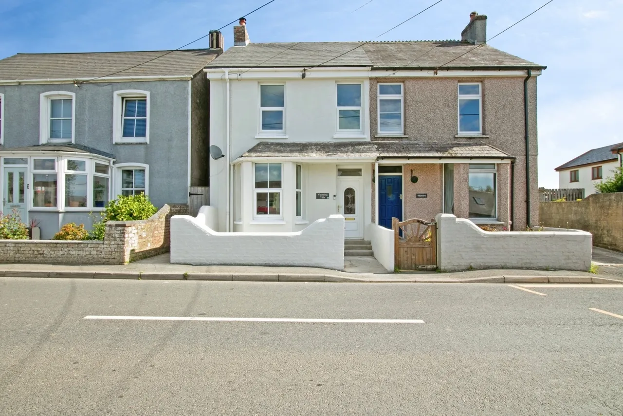 3 bed house for sale, Beacon Road, Summercourt, TR8